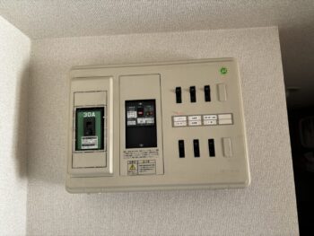 🔥分電盤交換🔥コンセント交換🔥東京都渋谷区にて電気工事を施工をさせて頂きました💯